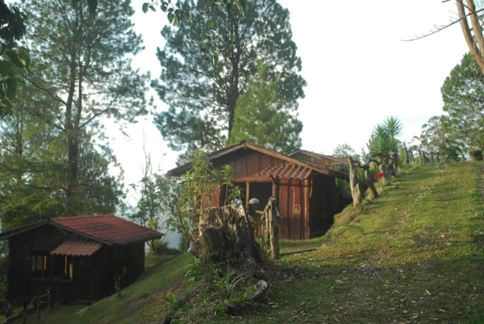 Cabanas Don Camilo Albergue De Montana Cabecera de Canas Exterior foto
